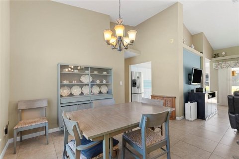 House in Lutz, Florida 3 bedrooms, 166.67 sq.m. № 2299610 - photo 12