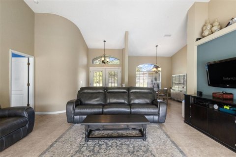 House in Lutz, Florida 3 bedrooms, 166.67 sq.m. № 2299610 - photo 7