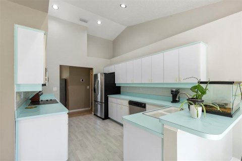 House in Lutz, Florida 3 bedrooms, 166.67 sq.m. № 2299610 - photo 22