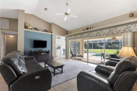 House in Lutz, Florida 3 bedrooms, 166.67 sq.m. № 2299610 - photo 6