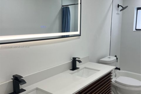 Купить виллу или дом в Майами-Гарденс, Флорида 4 спальни, 189.99м2, № 2009241 - фото 14