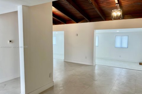 Купить виллу или дом в Майами-Гарденс, Флорида 4 спальни, 189.99м2, № 2009241 - фото 17