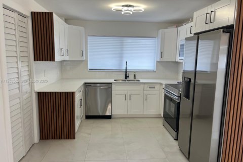 Купить виллу или дом в Майами-Гарденс, Флорида 4 спальни, 189.99м2, № 2009241 - фото 6