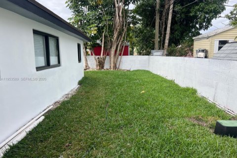Купить виллу или дом в Майами-Гарденс, Флорида 4 спальни, 189.99м2, № 2009241 - фото 26