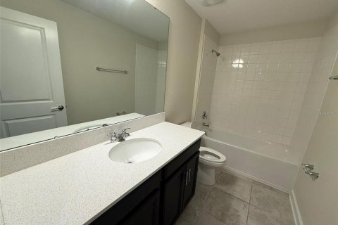 Townhouse in Winter Garden, Florida 3 bedrooms, 141.03 sq.m. № 2201977 - photo 19