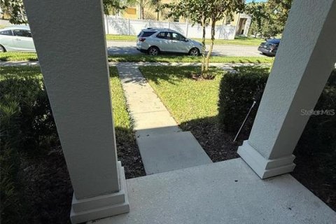 Townhouse in Winter Garden, Florida 3 bedrooms, 141.03 sq.m. № 2201977 - photo 4