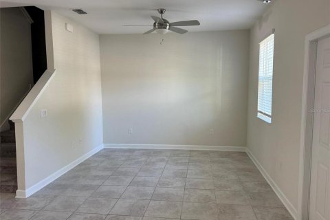Townhouse in Winter Garden, Florida 3 bedrooms, 141.03 sq.m. № 2201977 - photo 7