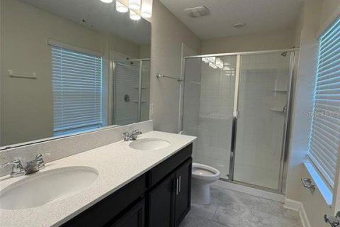 Townhouse in Winter Garden, Florida 3 bedrooms, 141.03 sq.m. № 2201977 - photo 17