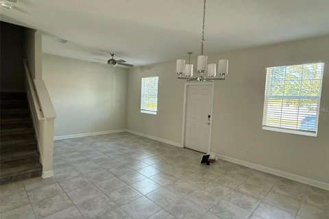 Townhouse in Winter Garden, Florida 3 bedrooms, 141.03 sq.m. № 2201977 - photo 6