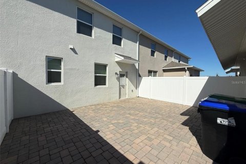 Townhouse in Winter Garden, Florida 3 bedrooms, 141.03 sq.m. № 2201977 - photo 24
