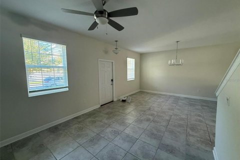 Townhouse in Winter Garden, Florida 3 bedrooms, 141.03 sq.m. № 2201977 - photo 8