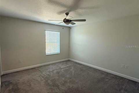 Townhouse in Winter Garden, Florida 3 bedrooms, 141.03 sq.m. № 2201977 - photo 15