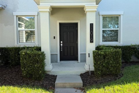 Townhouse in Winter Garden, Florida 3 bedrooms, 141.03 sq.m. № 2201977 - photo 2