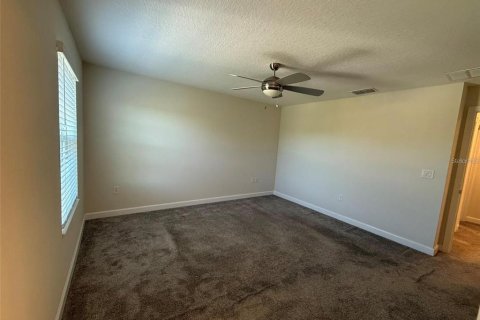 Townhouse in Winter Garden, Florida 3 bedrooms, 141.03 sq.m. № 2201977 - photo 18