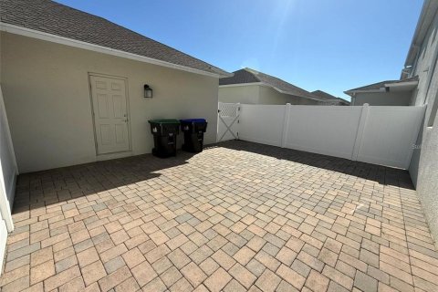 Townhouse in Winter Garden, Florida 3 bedrooms, 141.03 sq.m. № 2201977 - photo 25