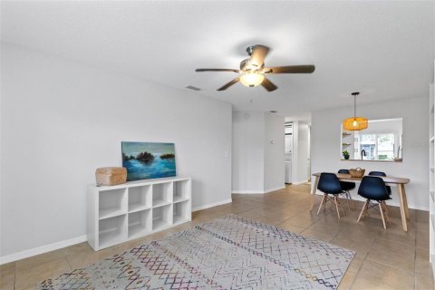 Condo in Orlando, Florida, 1 bedroom  № 2211363 - photo 11