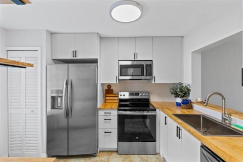 Condo in Orlando, Florida, 1 bedroom  № 2211363 - photo 5