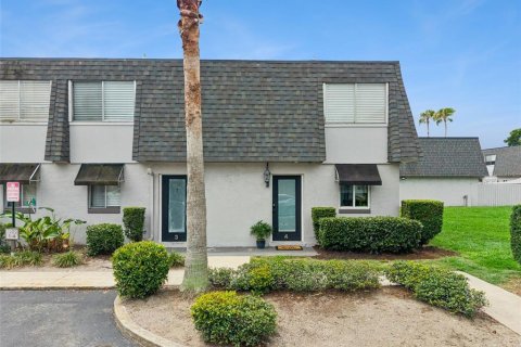 Condominio en Orlando, Florida, 2 dormitorios  № 2157399