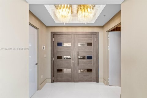 Купить кондоминиум в Санни-Айлс-Бич, Флорида 3 спальни, 375.79м2, № 2009850 - фото 5