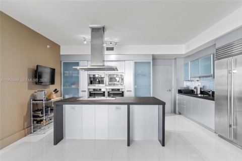 Купить кондоминиум в Санни-Айлс-Бич, Флорида 3 спальни, 375.79м2, № 2009850 - фото 13