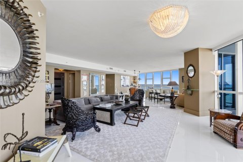 Купить кондоминиум в Санни-Айлс-Бич, Флорида 3 спальни, 375.79м2, № 2009850 - фото 10