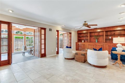 Casa en venta en Tampa, Florida, 4 dormitorios, 339 m2 № 1797820 - foto 19