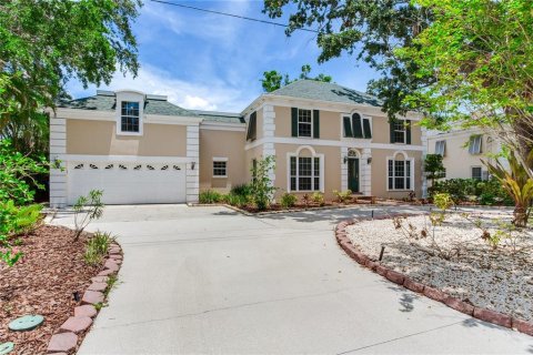 House in Tampa, Florida 4 bedrooms, 339 sq.m. № 1797820 - photo 5