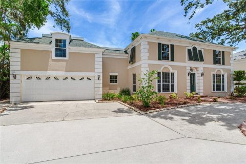 Casa en venta en Tampa, Florida, 4 dormitorios, 339 m2 № 1797820 - foto 1