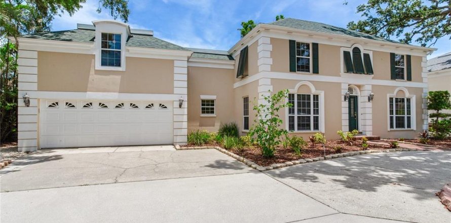 House in Tampa, Florida 4 bedrooms, 339 sq.m. № 1797820