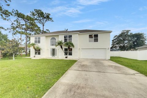 House in Palm Coast, Florida 5 bedrooms, 275.36 sq.m. № 1819632 - photo 1