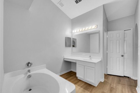 House in Palm Coast, Florida 5 bedrooms, 275.36 sq.m. № 1819632 - photo 7