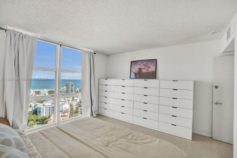 Condo in Miami Beach, Florida, 1 bedroom № 2039675 - photo 8