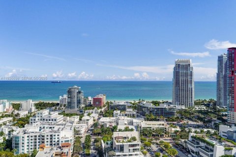 Condo in Miami Beach, Florida, 1 bedroom № 2039675 - photo 16