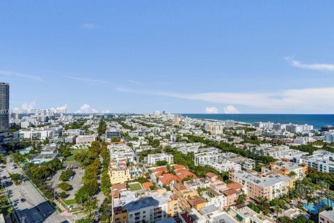 Condo in Miami Beach, Florida, 1 bedroom № 2039675 - photo 23