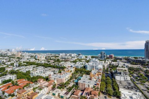 Condo in Miami Beach, Florida, 1 bedroom № 2039675 - photo 24