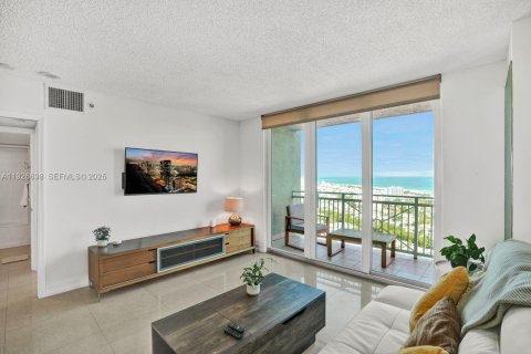 Condo in Miami Beach, Florida, 1 bedroom  № 2039675