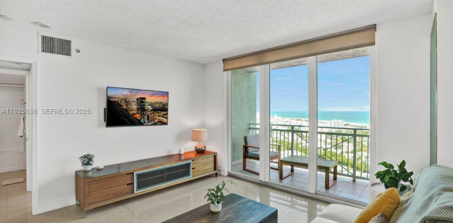Condo in Miami Beach, Florida, 1 bedroom № 2039675
