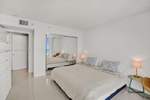 Condo in Miami Beach, Florida, 1 bedroom № 2039675 - photo 28