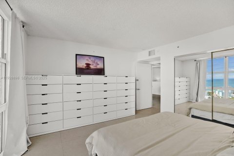 Condo in Miami Beach, Florida, 1 bedroom № 2039675 - photo 29