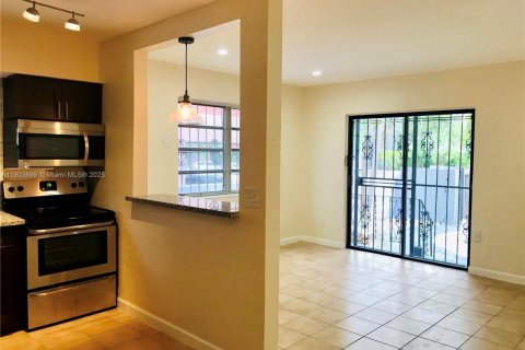 Apartamento en alquiler en Miami, Florida, 1 dormitorio, 74.32 m2 № 1954794 - foto 5