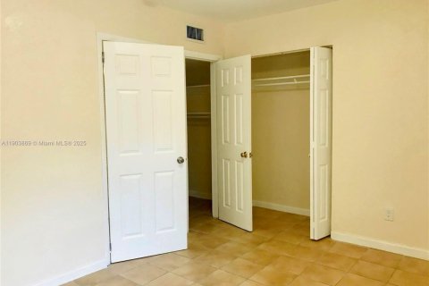 Apartamento en alquiler en Miami, Florida, 1 dormitorio, 74.32 m2 № 1954794 - foto 7