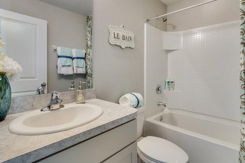 House in Lakewood Ranch, Florida 4 bedrooms, 256.04 sq.m. № 1808021 - photo 12