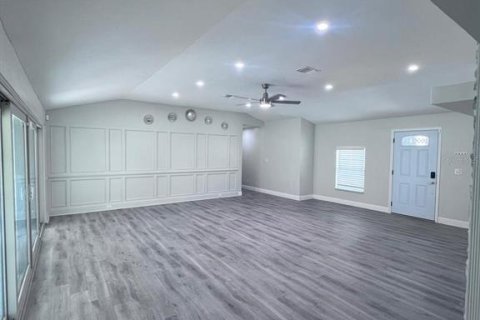 Casa en alquiler en Oxford, Florida, 3 dormitorios, 208.47 m2 № 1900227 - foto 7