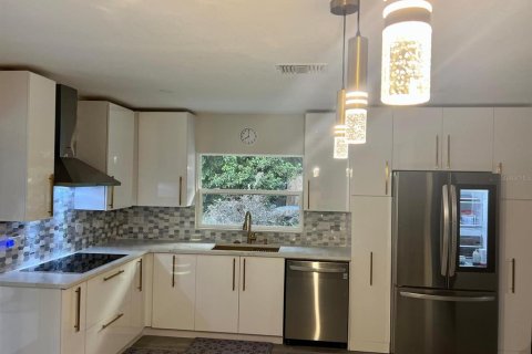 Casa en alquiler en Oxford, Florida, 3 dormitorios, 208.47 m2 № 1900227 - foto 11