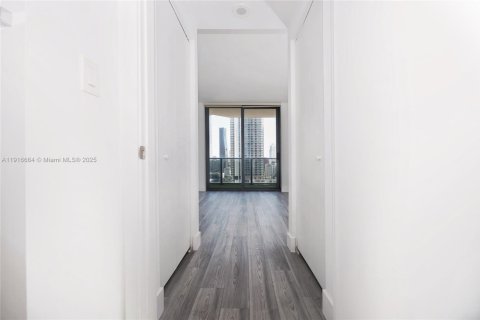 Condo in Miami, Florida, 1 bedroom  № 2016450 - photo 18