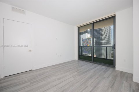 Condo in Miami, Florida, 1 bedroom  № 2016450 - photo 15