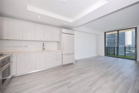 Condo in Miami, Florida, 1 bedroom  № 2016450 - photo 9