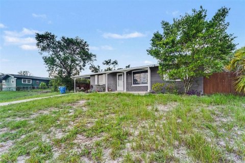 House in Spring Hill, Florida 2 bedrooms, 112.6 sq.m. № 2344620