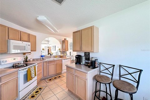 House in Davenport, Florida 2 bedrooms, 137.96 sq.m. № 1849967 - photo 14