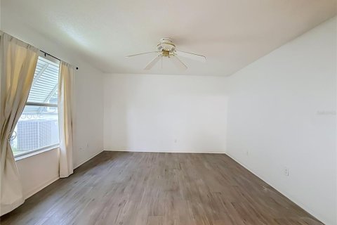 Villa ou maison à vendre à Lady Lake, Floride: 2 chambres, 115.94 m2 № 2420405 - photo 15
